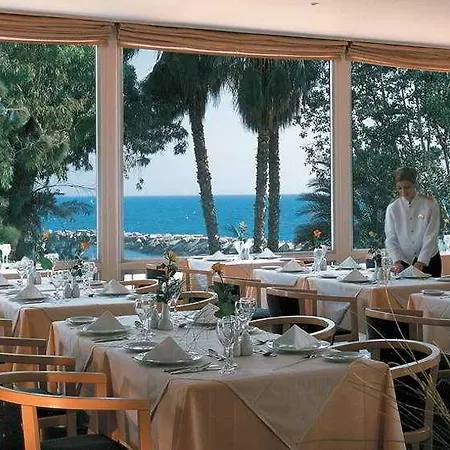 Poseidonia Hotel 4*