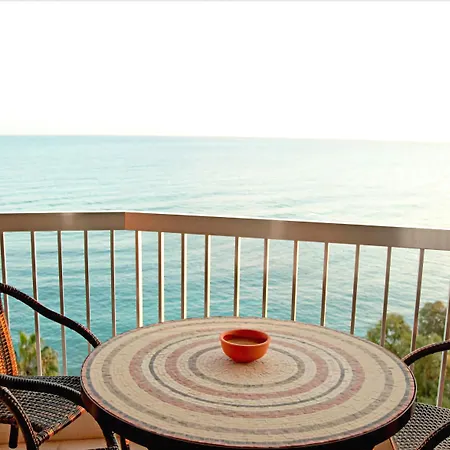 فندق بوزيدونيا بيتش 4*
