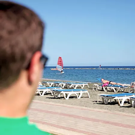 بوزيدونيا بيتش فندق