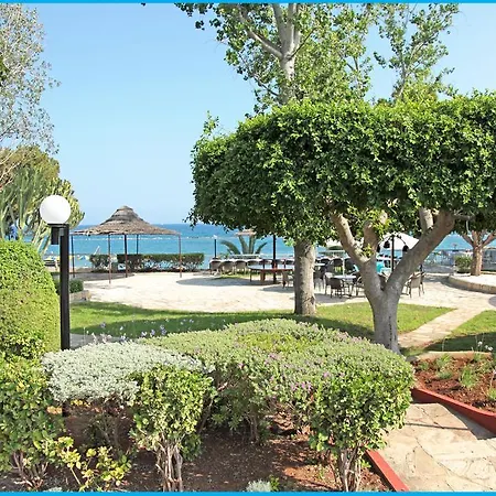 بوزيدونيا بيتش 4* ليماسول