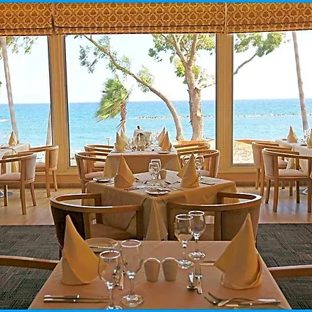 فندق بوزيدونيا بيتش 4*