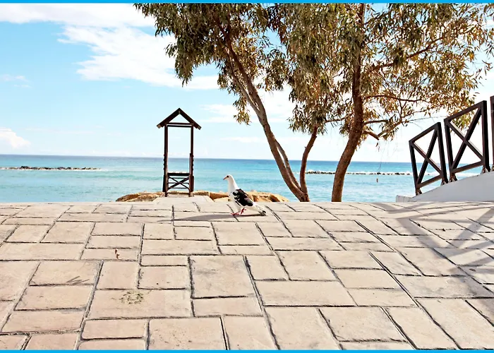 Ξενοδοχείο Poseidonia 4*